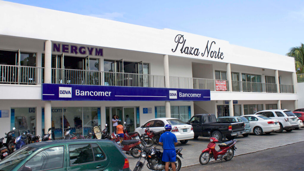 Plaza Norte Locales Comerciales en renta Cozumel oficinas bancos